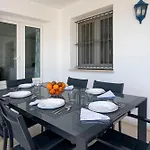 Βίλα Bellavista 89 *